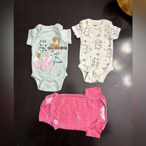Newborn Girl Gerber Onesies Lot Of 3 One piece